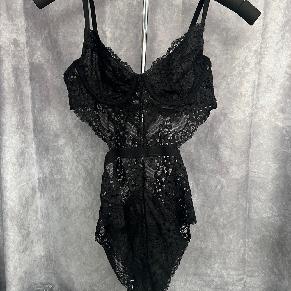 Forever 21 Women's Sheer Lace Lingerie Bodysuit in Black Medium
